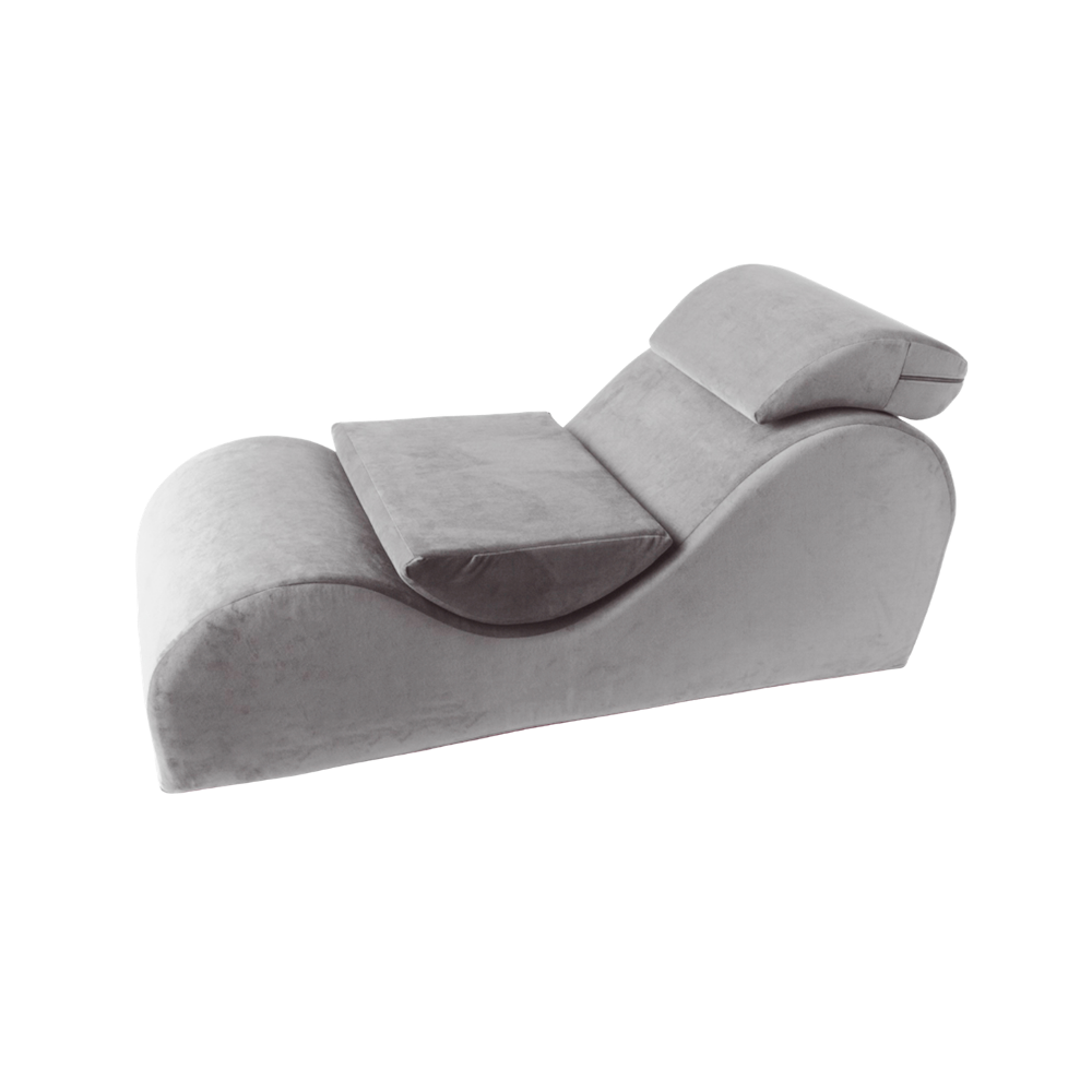 Esse Chaise.