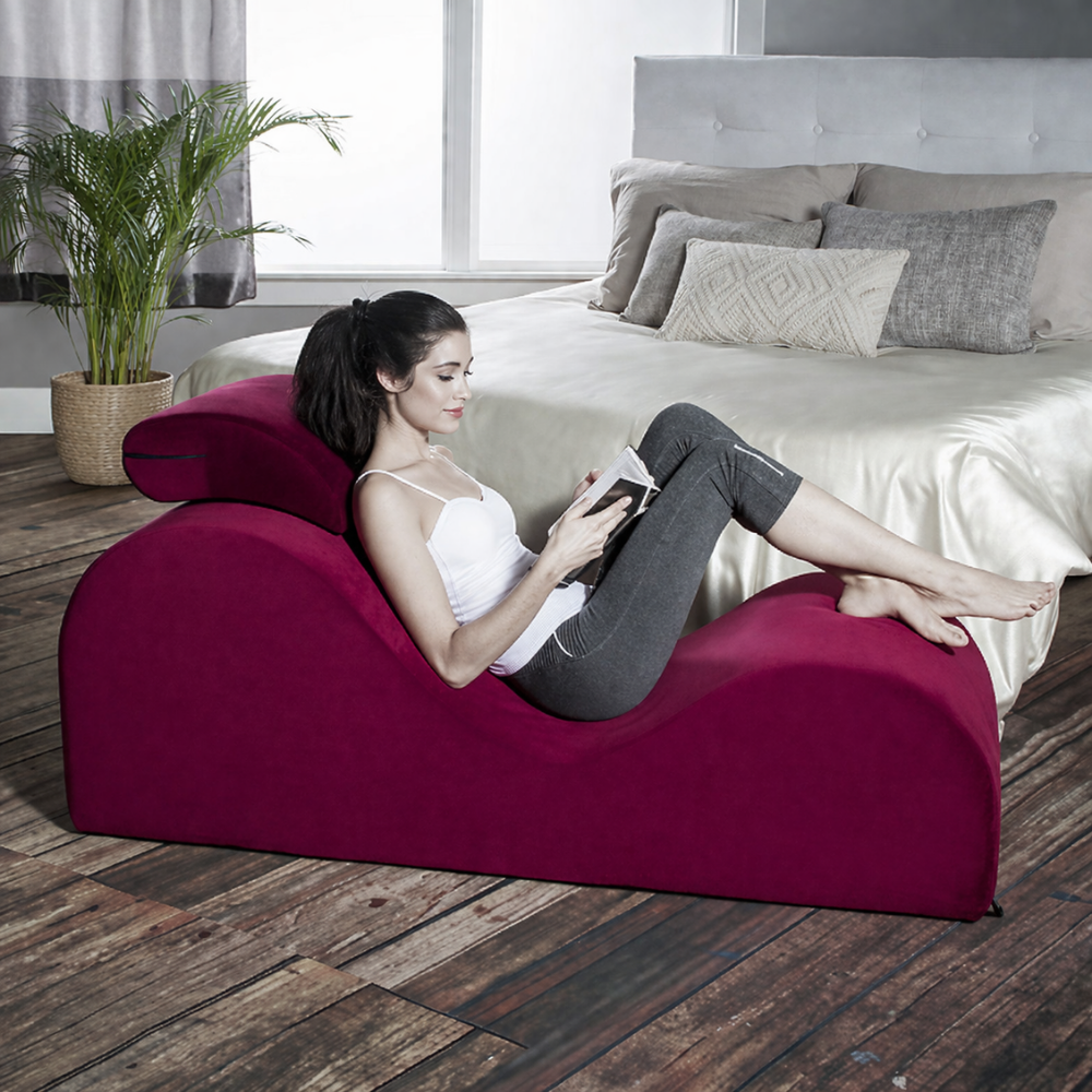 Esse Chaise.