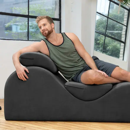 Esse Chaise.