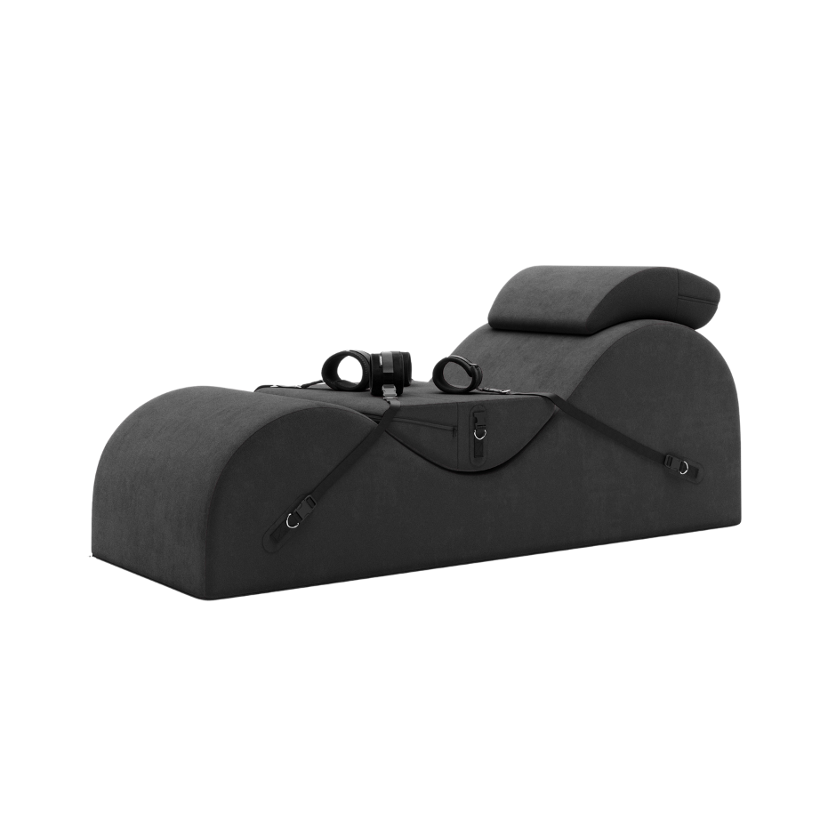 Esse Chaise.