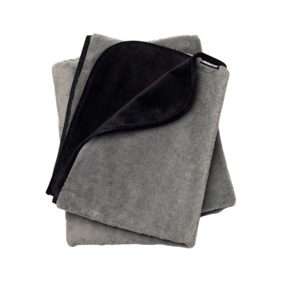 Fascinator Throw – Faux Fur.
